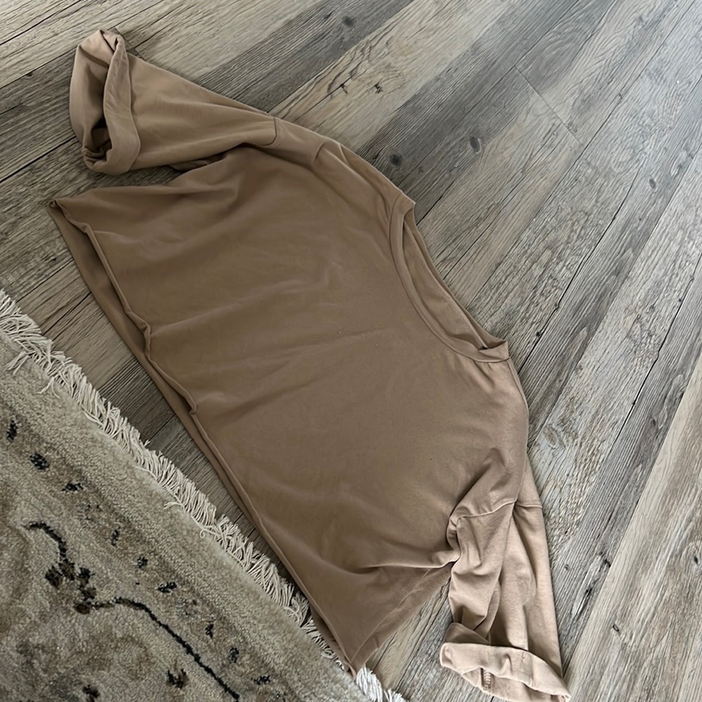 Balance athletica crop top